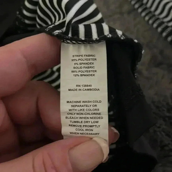 Pull over sports jacket with matching tank top - Picture 5 of 5